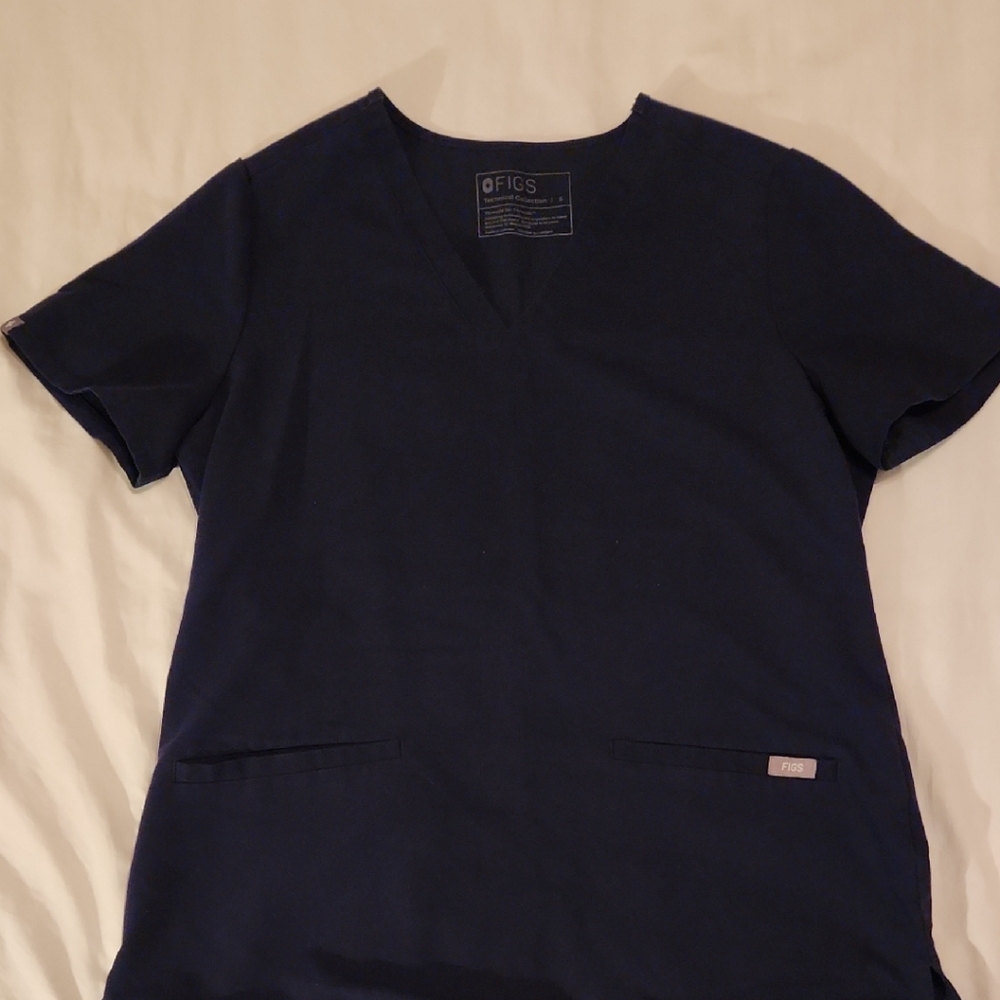 Figs Casma Three-pocket Scrub Top - Navy Blue